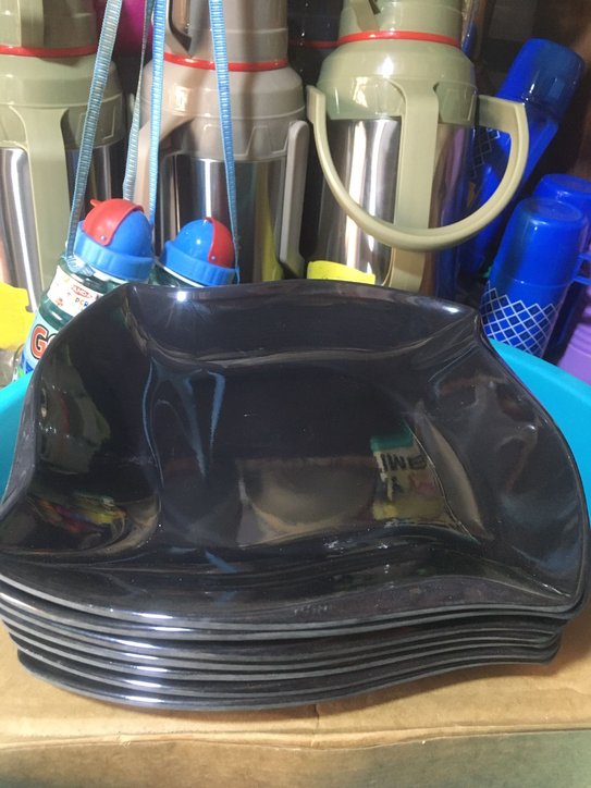 Black melamine plate