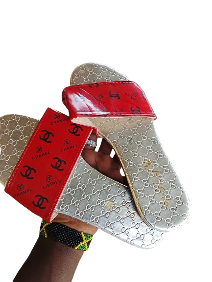 WOMEN'S FLAT SANDALS