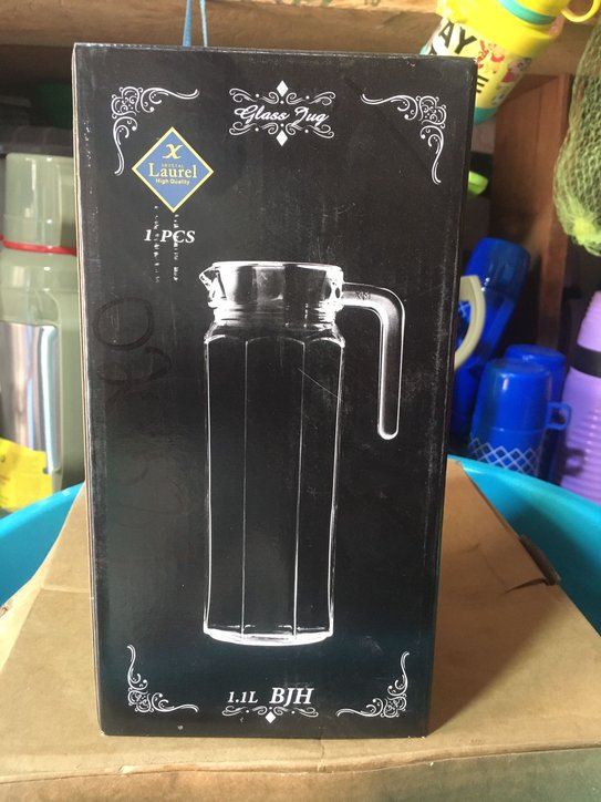 Glass water pitcher with a while lid-1ltr
