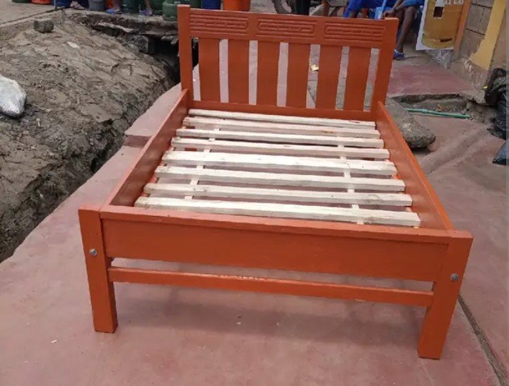 4 by 6 wooden bed