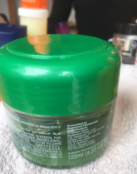 Soft and free styling gel