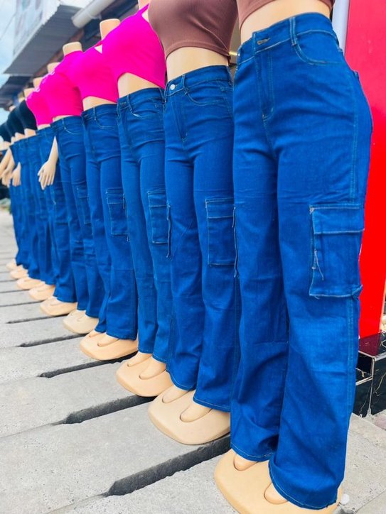 Side pocketed Mummy jeans